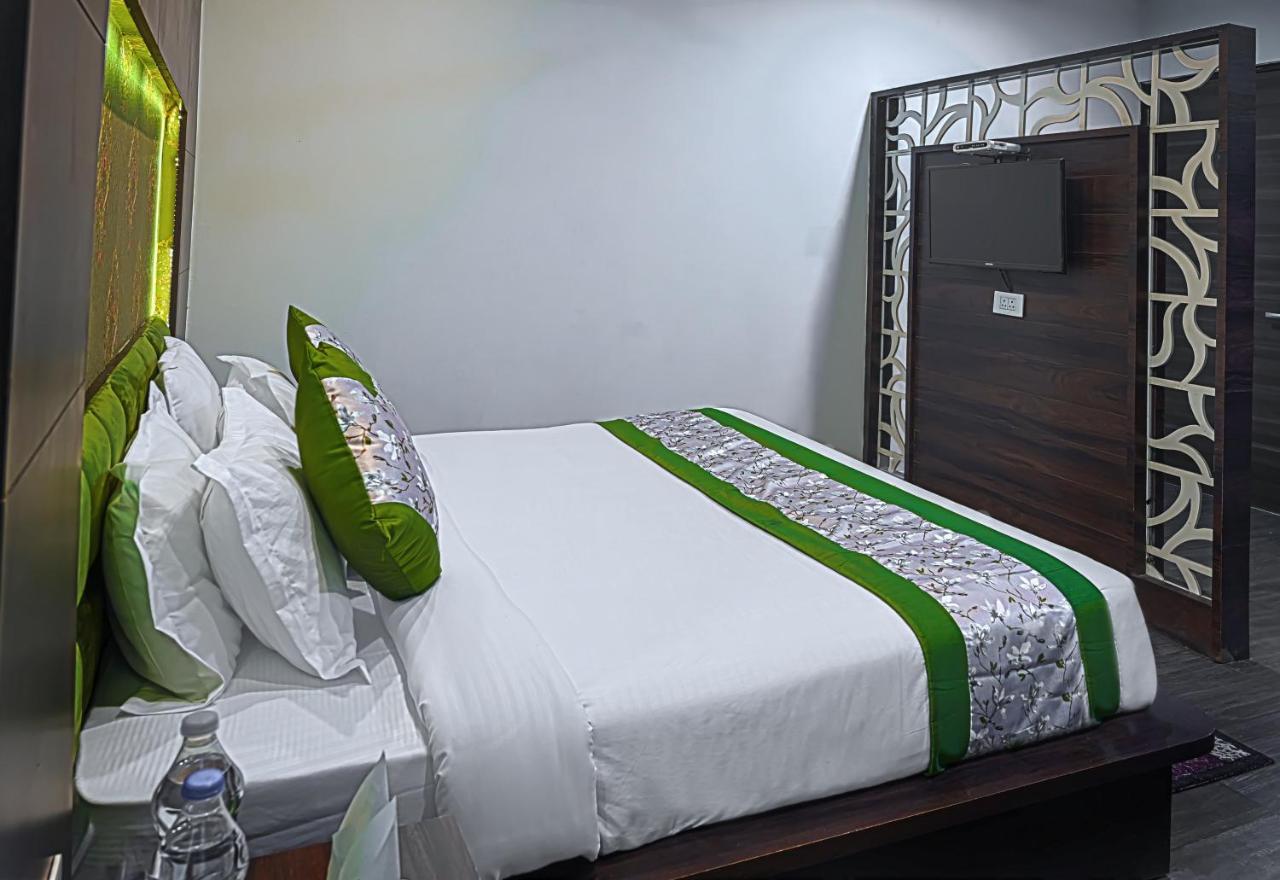 Hotel Royals Grand Galaxy Αμριτσάρ Εξωτερικό φωτογραφία