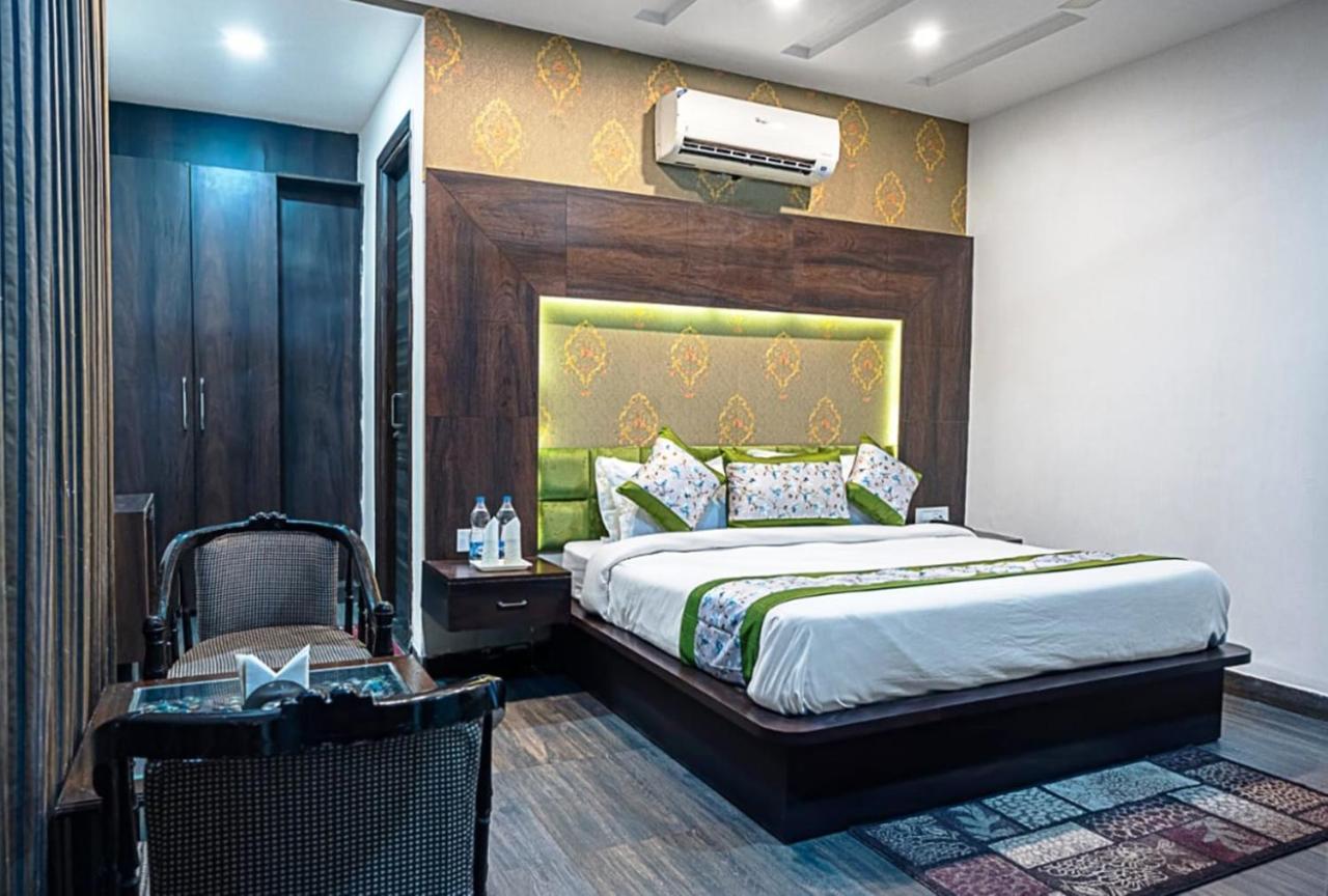 Hotel Royals Grand Galaxy Αμριτσάρ Εξωτερικό φωτογραφία